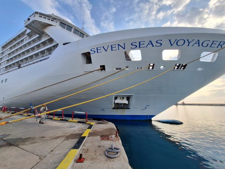 Seven Seas Voyager lüks yolcu gemisi